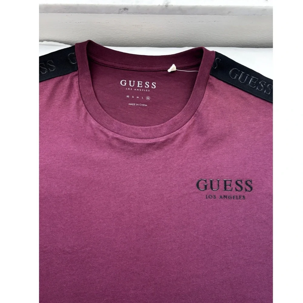 Guess Paxx Ian Tape Crew T-Shirt Mens XL Red Noir Logo Shoulder Tape T4GI33KBIV0 - Picture 3 of 5